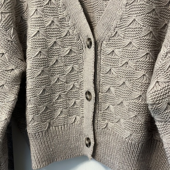 Cropped Balloon Sleeved Gray Cardigan- Medium - Picture 3 of 4